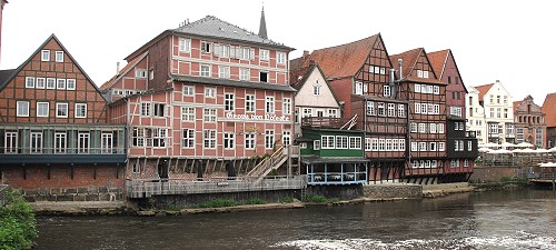 Ilmenau mit Lösecke-Haus in Lüneburg